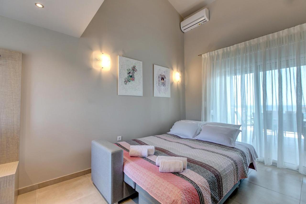 The House Of The Roses Apartment Gerakini Exterior photo