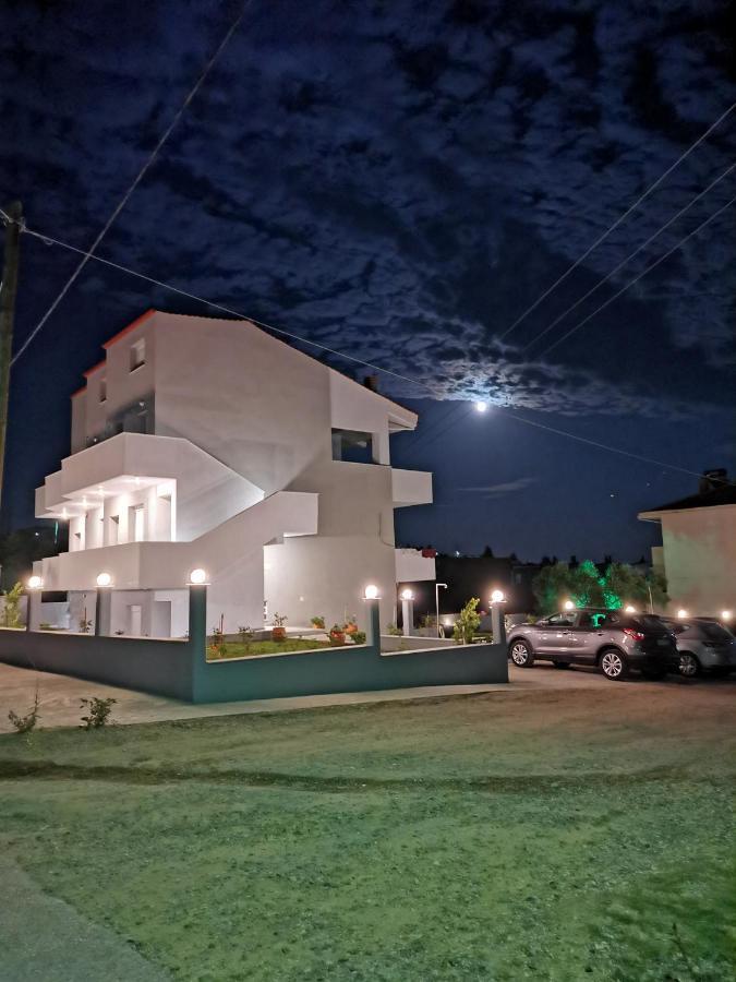 The House Of The Roses Apartment Gerakini Exterior photo