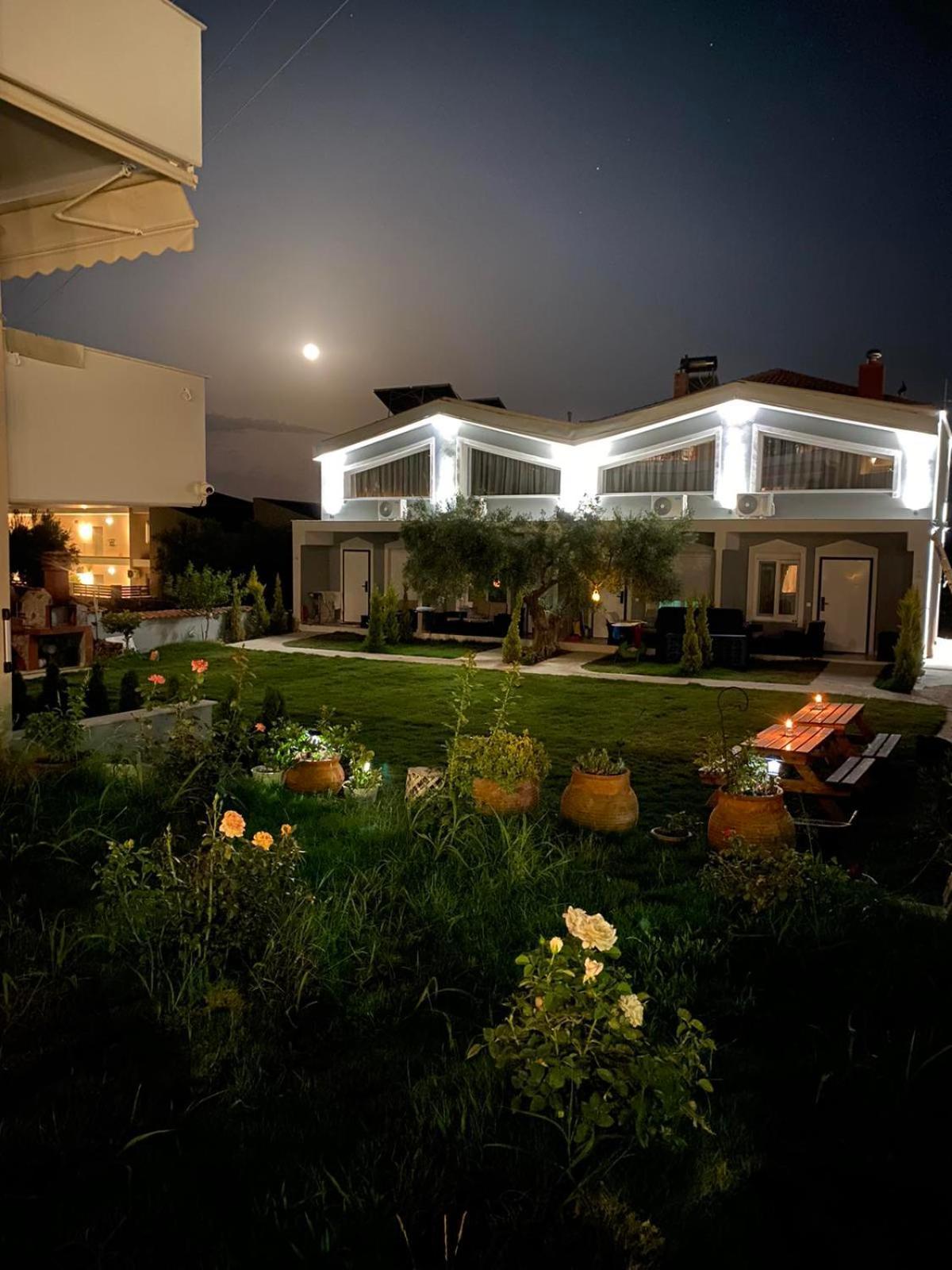 The House Of The Roses Apartment Gerakini Exterior photo